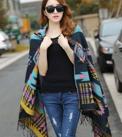 Europe and the United States autumn and winter new retro national wind hooded cape shawl bohemian tourism horn buckle shawl