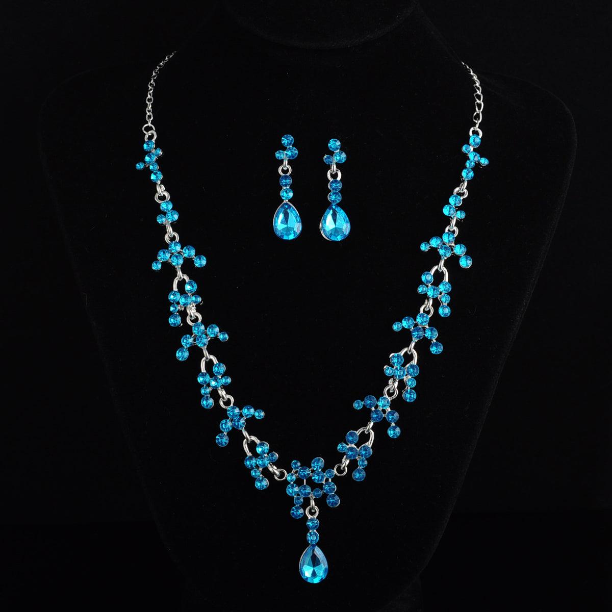 Bridal jewelry, necklace, earring set, wedding dress, jewelry accessories, fast selling pass