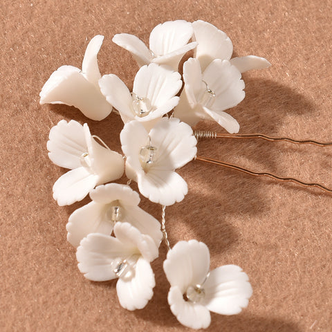 White Three Dimensional Flower U Shaped Hairpin